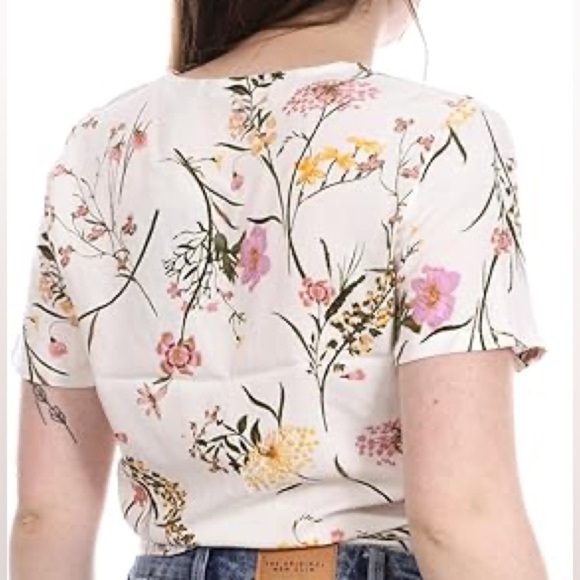 Vero Moda VMeasy Short Sleeve V-Neck Tie Front Top - Picture 3 of 13